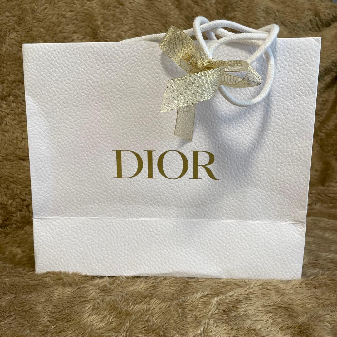 Dior2022年モンテニュコフレ新品未使用　エッセンスローション試供品付き