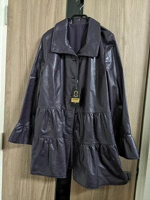 153　新品未使用タグ付　超軽量　鹿革　リアルレザー　フリル　ロングコート