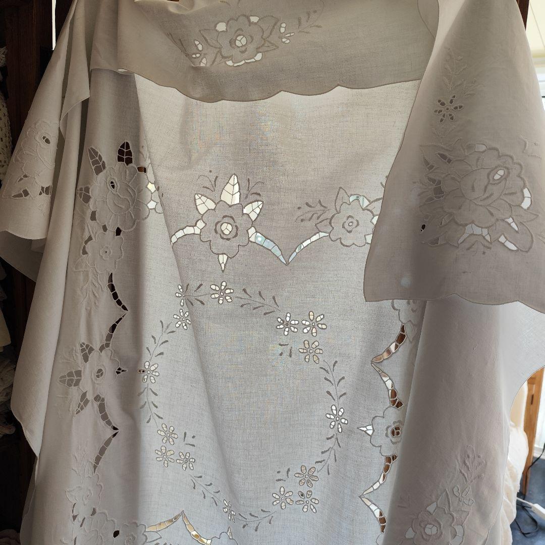 白糸カットワーク　ヴィンテージクロス