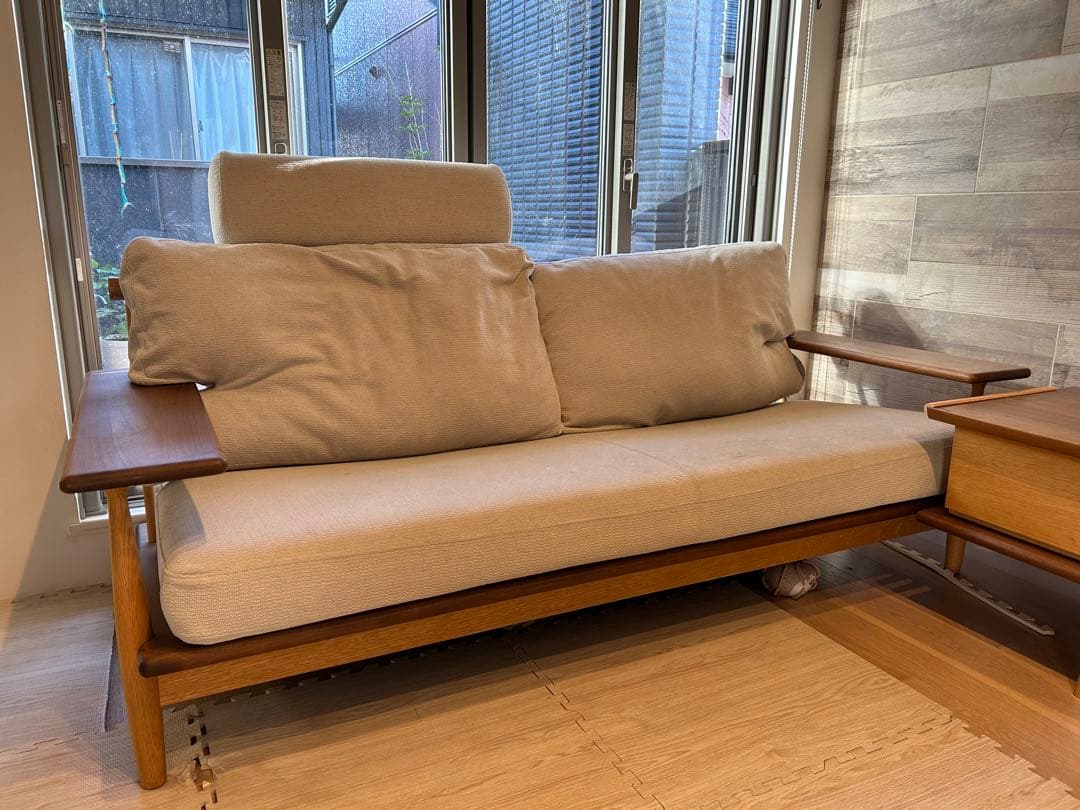 梱包発送頼める便　柏木工CIVIL　ソファ三人掛け　ヘッドクッション付き