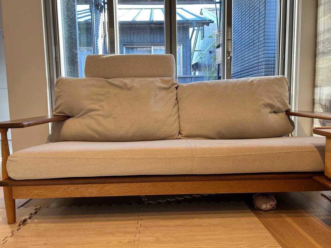 梱包発送頼める便　柏木工CIVIL　ソファ三人掛け　ヘッドクッション付き