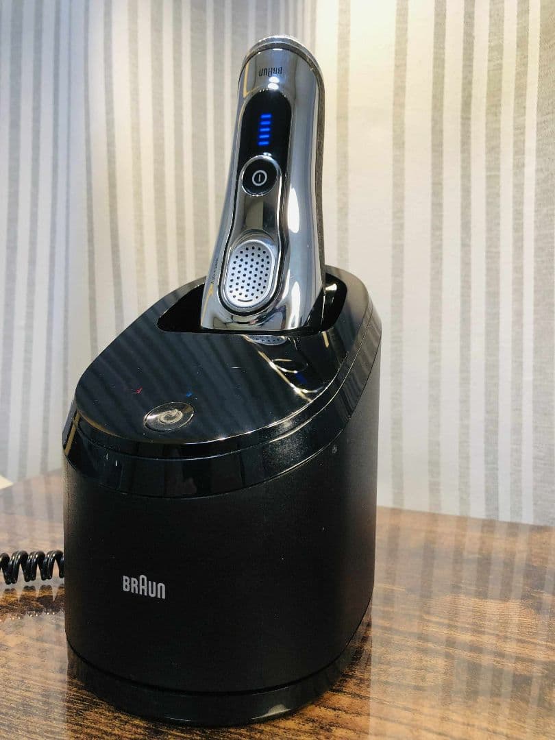 【美品】BRAUN S9 9095ccメンズ電気シェーバー ブラウンシェーバー