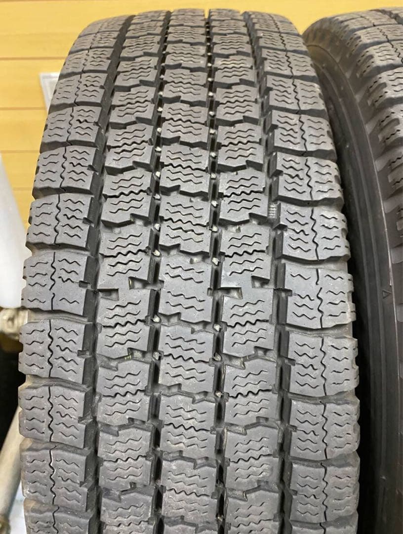195/75R15・ハイエース用スタッドレスタイヤ・2本ずつ195/80代替中古