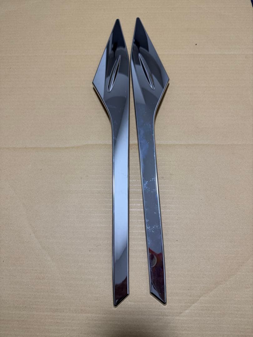 【ペケじぇーあるくん様】50プリウス モデリスタ ヘッドライトガーニッシュ