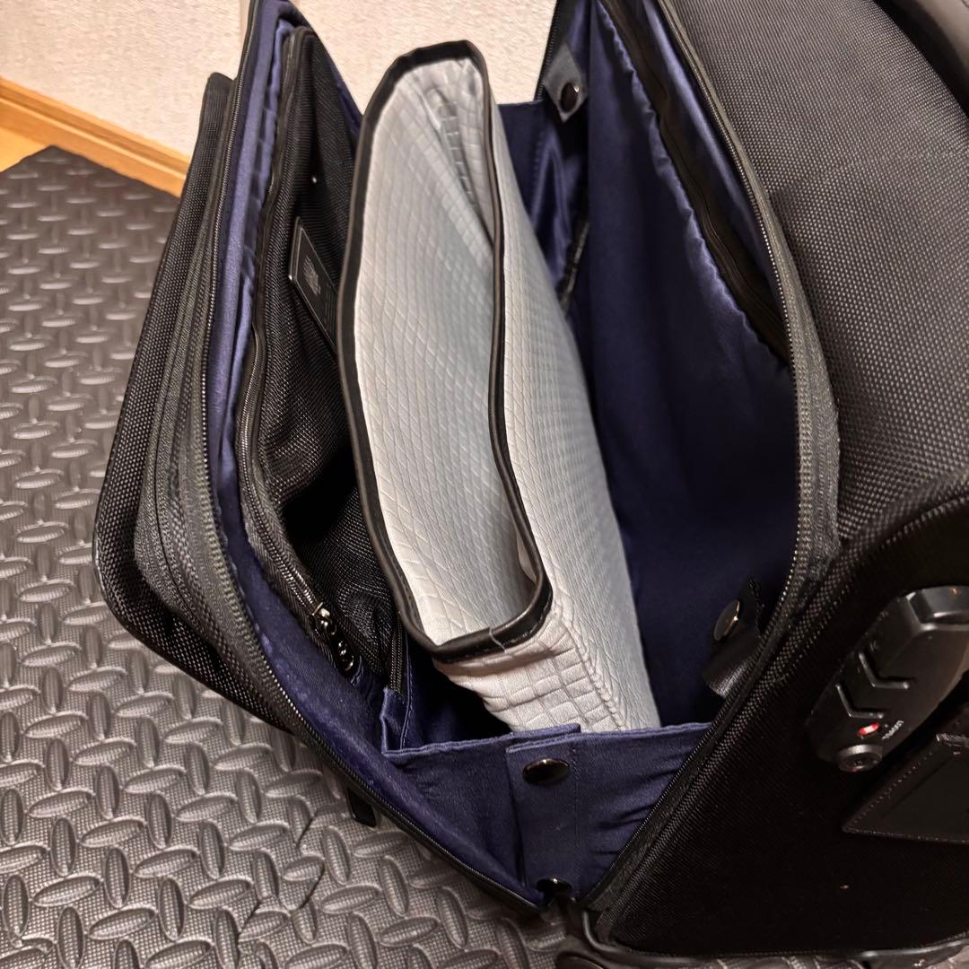 Hiii.＊様向け【美品ワケ有り】サムソナイト　ヴェロン2 スピナーローリング