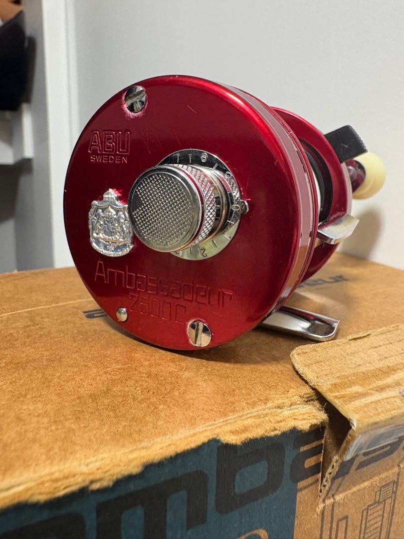 美品　ABU Ambassadeur 2500c RED