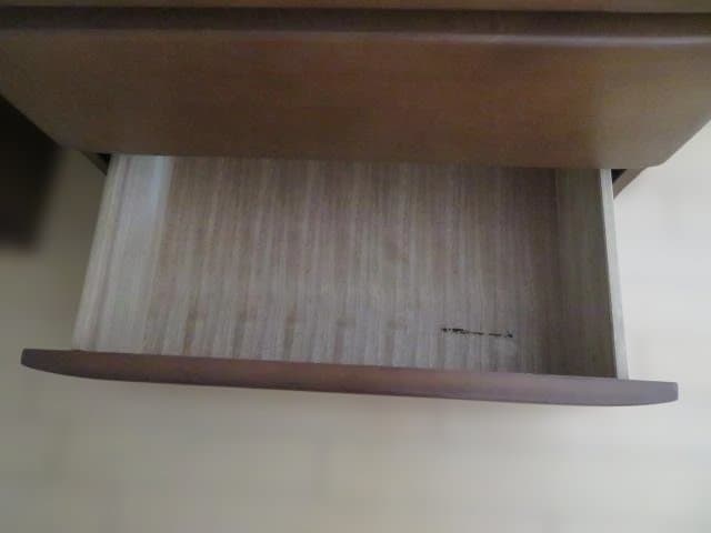 食器棚（右）カキウチ家具工業　60AVボード