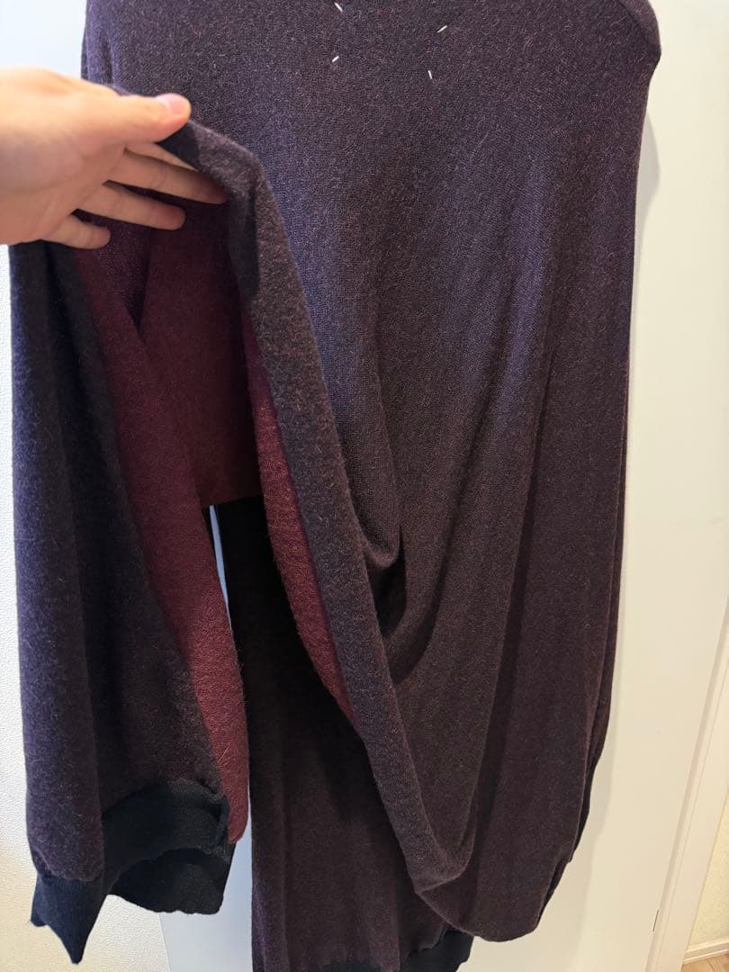 メゾンマルジェラダークパープル Vネック ケープスタイル ニット