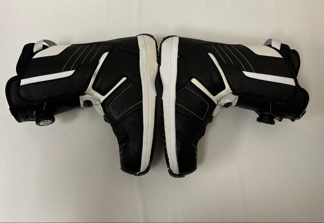 IGNIO BOA スノーボードブーツ ブラック/ホワイト 26.0cm