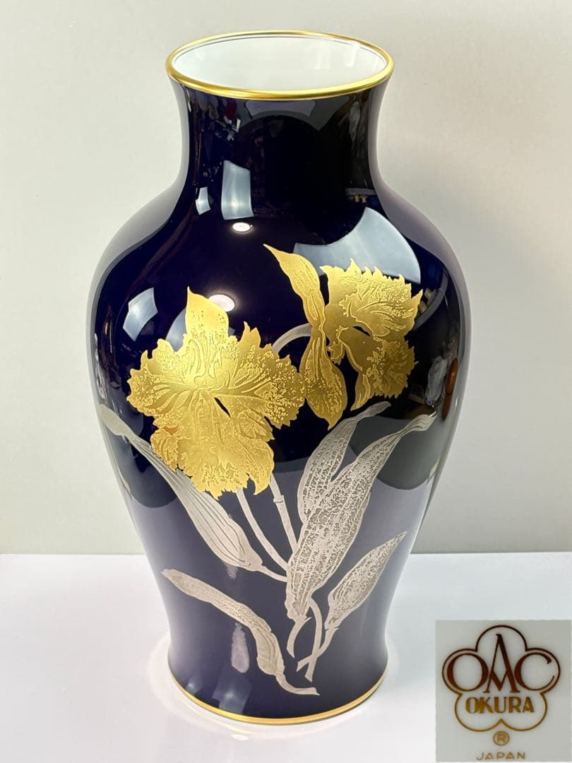 OKURA 【大倉陶園】瑠璃釉 金銀蝕 カトレア 花瓶 (大) R811103