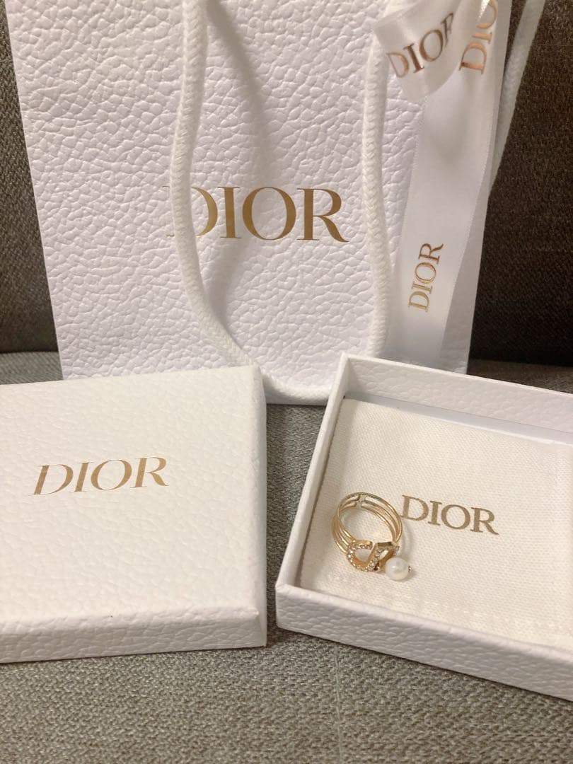 Dior パールリング　指輪　Mサイズ　ショッパー箱付き