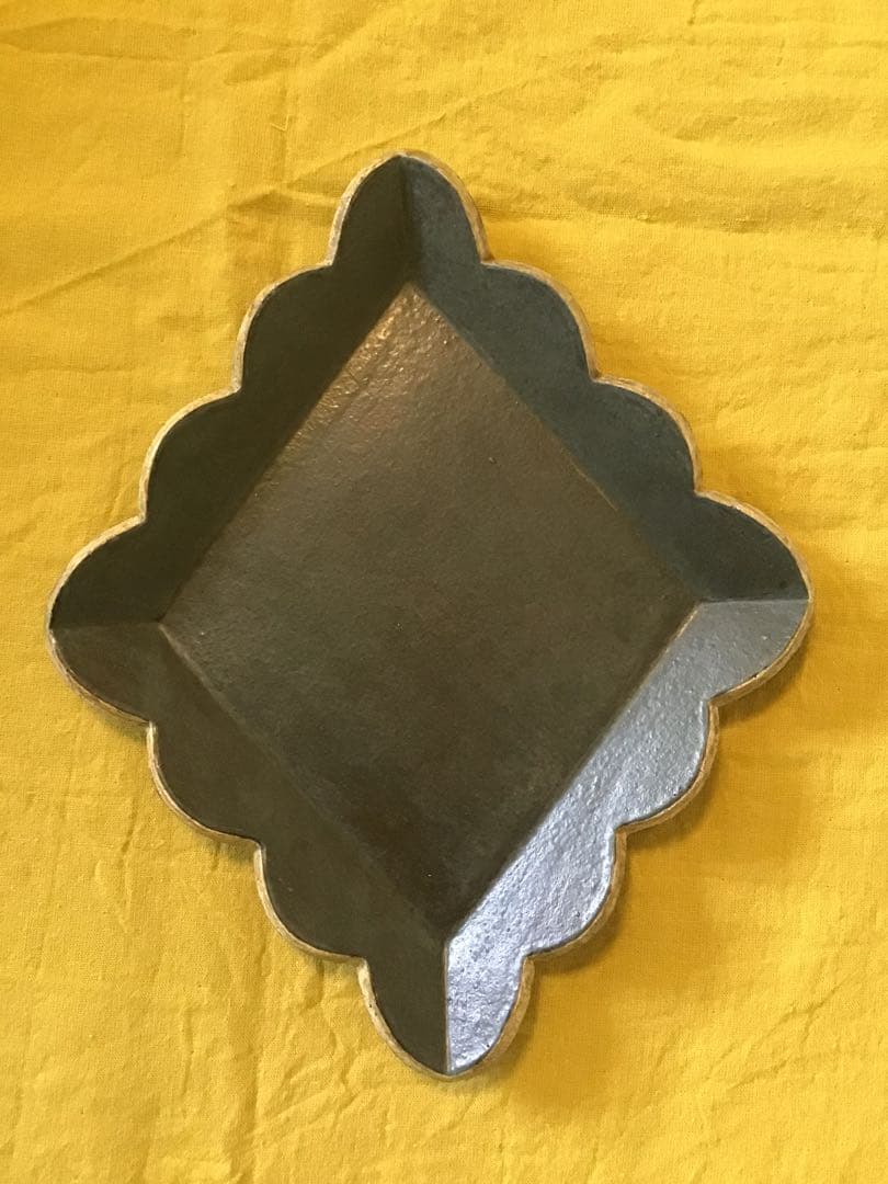 ★作家もの器★金井ゆみ★フリル菱形プレート★グリーン×イエロー★取り皿中皿