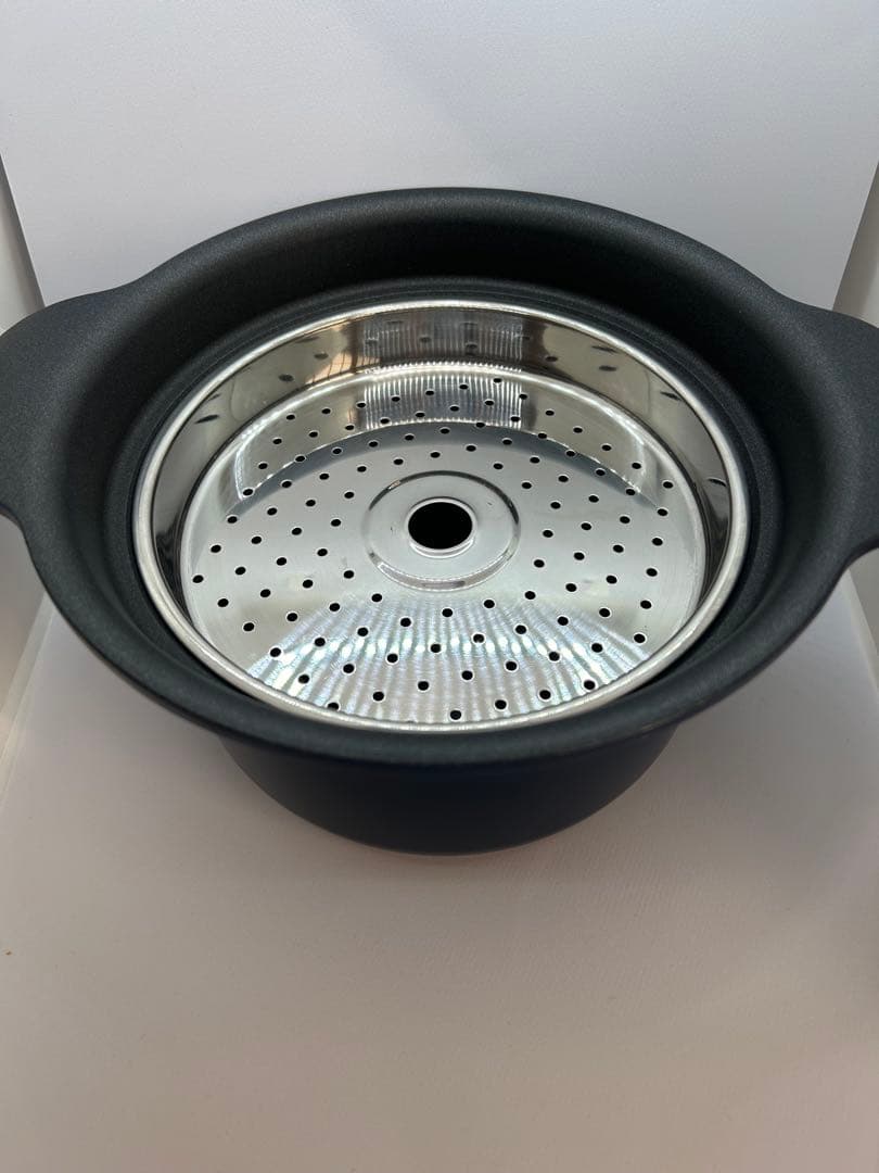 【新品未使用・箱なし】栗原はるみ 万能鍋 小 蒸し器付き／鍋つかみおまけ