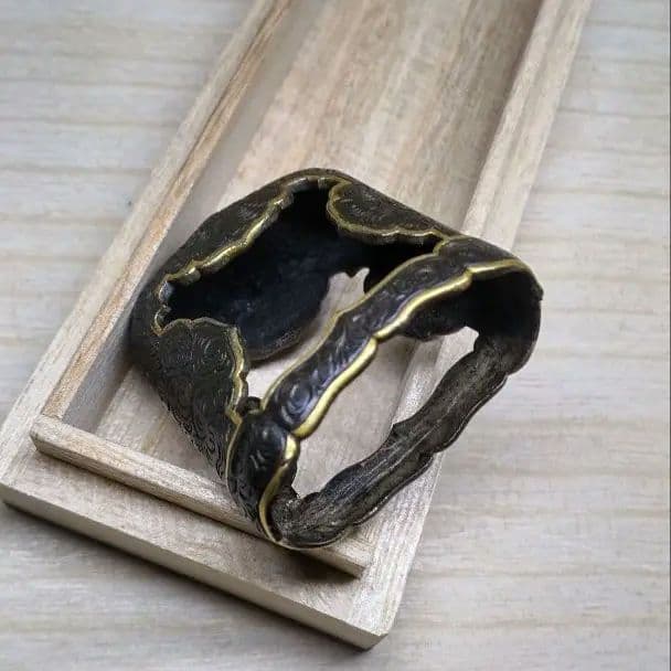 刀装具　美品　雲海図【頭？鐺】