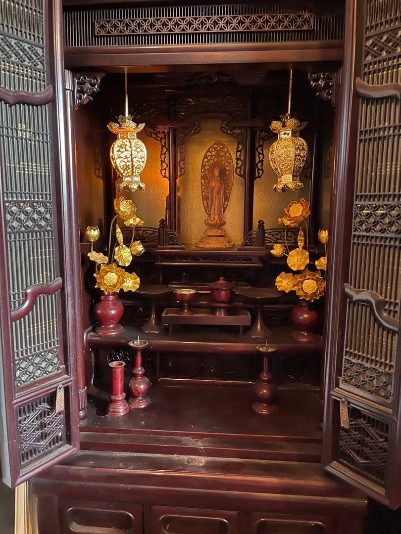 お値下げ！高級仏壇　仏具全てつけます。地方発送可　春のお彼岸までにお届け可能