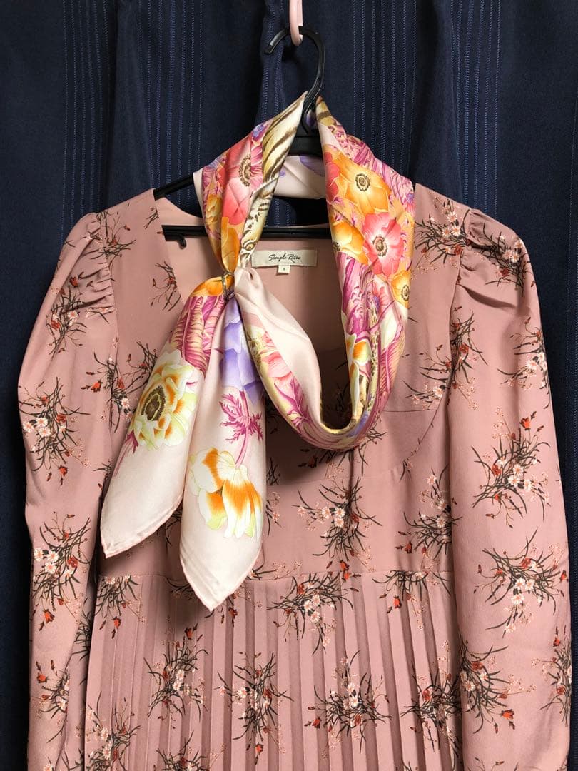 Salvatore Ferragamo 花柄スカーフ ピンク系