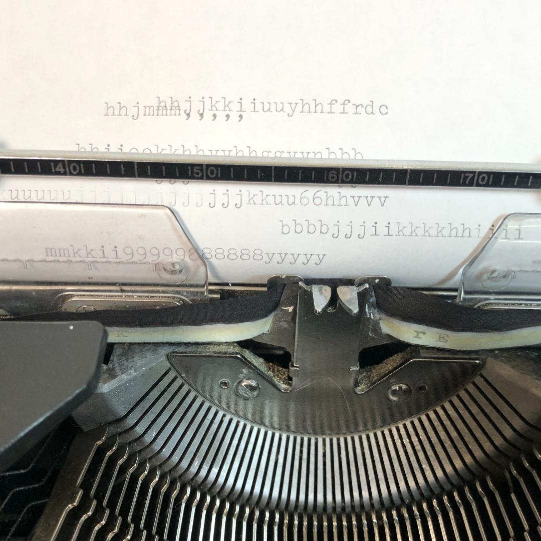 タイプライター、オリベッティ LETTERA　38 電動　動作確認済　スペイン製