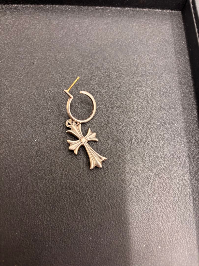 き*じ様 クロムハーツピアス