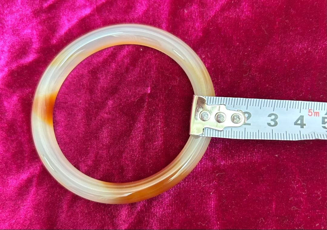 メノウ瑪瑙のバングル. M116