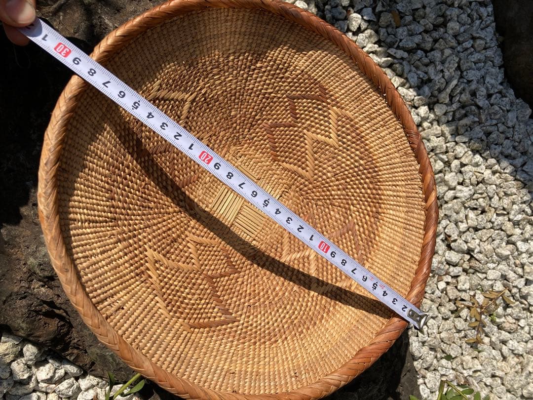 天然素材の幾何学模様バスケット