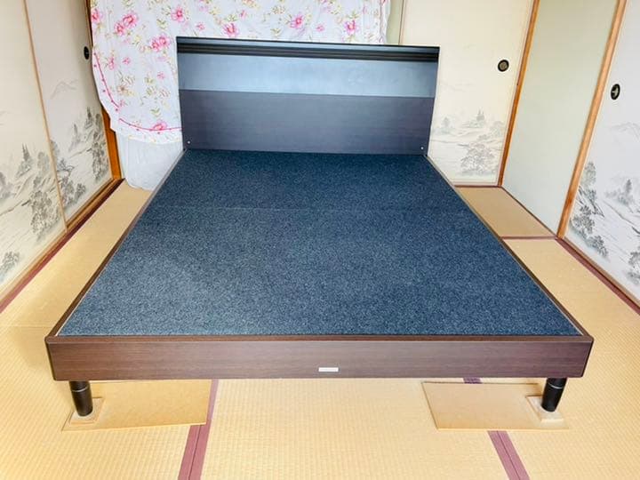 アイシン精機製高級ワイドダブルベッド（マットレス、ベッドパッドとカバー付）