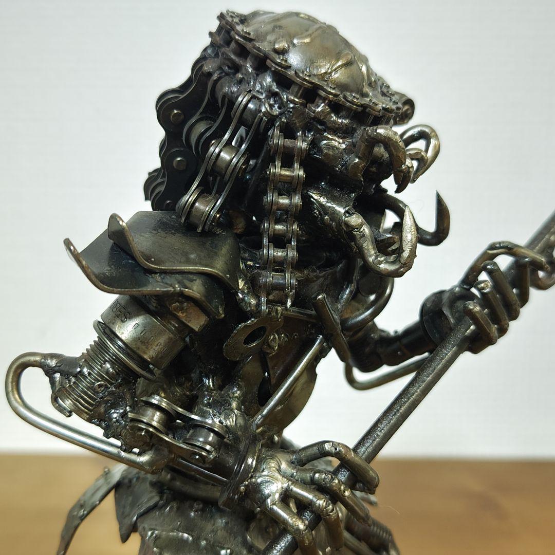 メタルアート プレデター モチーフ