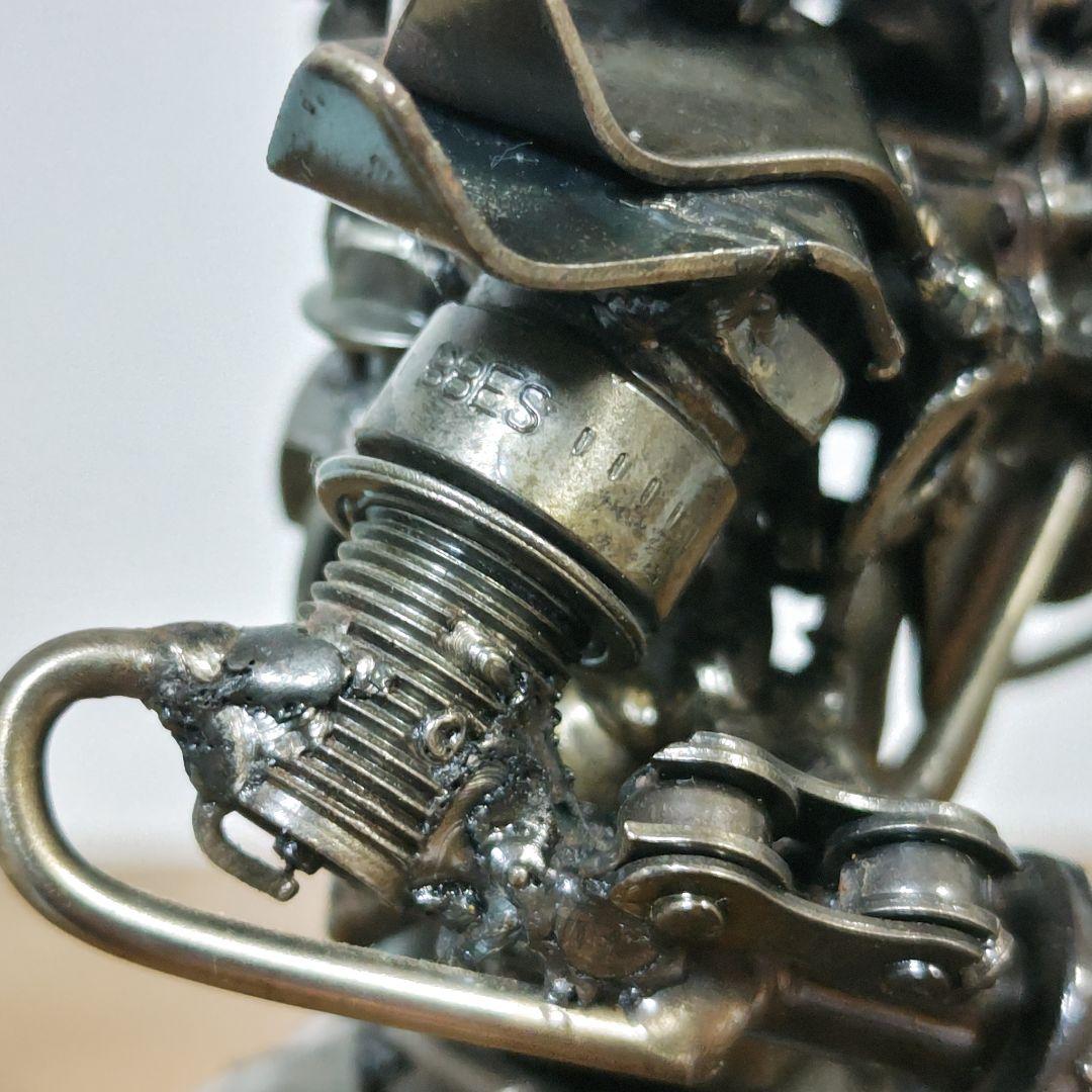 メタルアート プレデター モチーフ