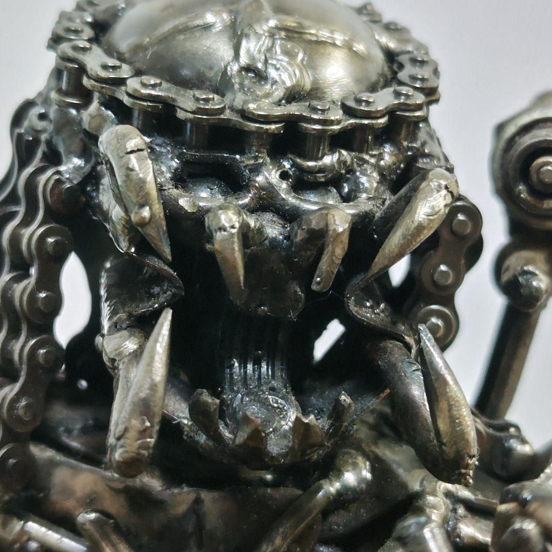 メタルアート プレデター モチーフ