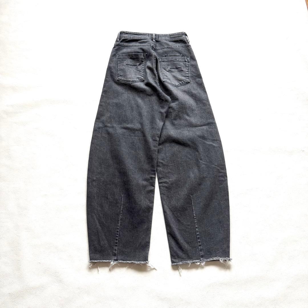 美品　YANUK　ヤヌーク　カーブテーパード LAURA　CUG　グレー　25