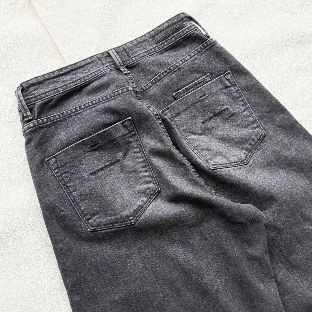 美品　YANUK　ヤヌーク　カーブテーパード LAURA　CUG　グレー　25