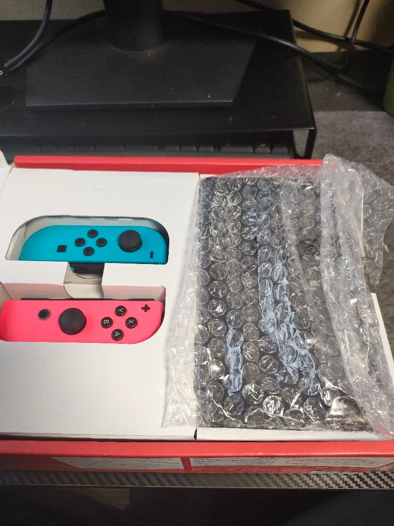 任天堂Switch　本体+コントローラ