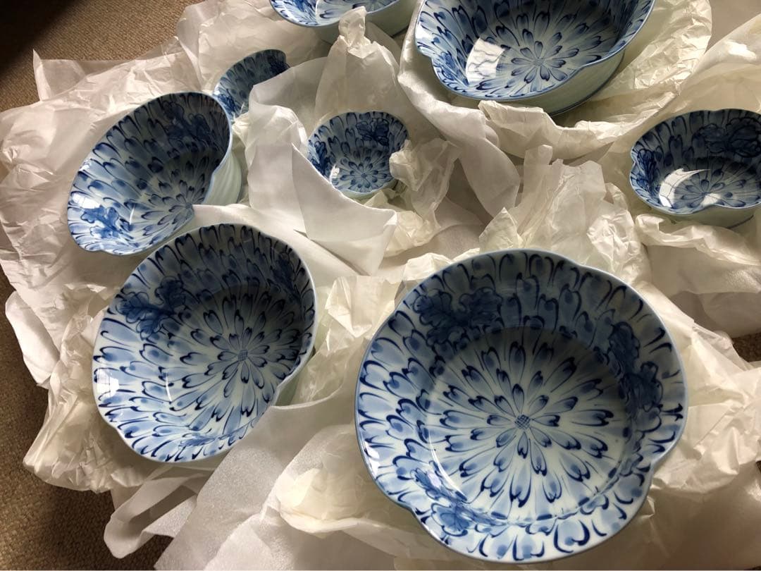 有田名窯 文山窯 染付 菊割紋 向附と千代口 ５セット 共箱入