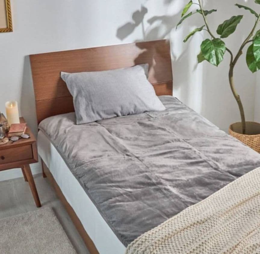 新品モリリンフランス産羽毛＆アルミ蒸着蓄熱シートハイパーメタルグレーとピンク2点