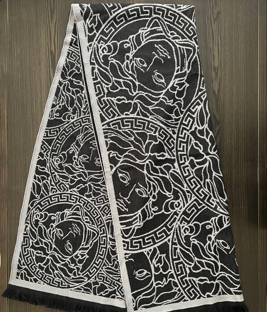 VERSACE マフラー　大判マフラー