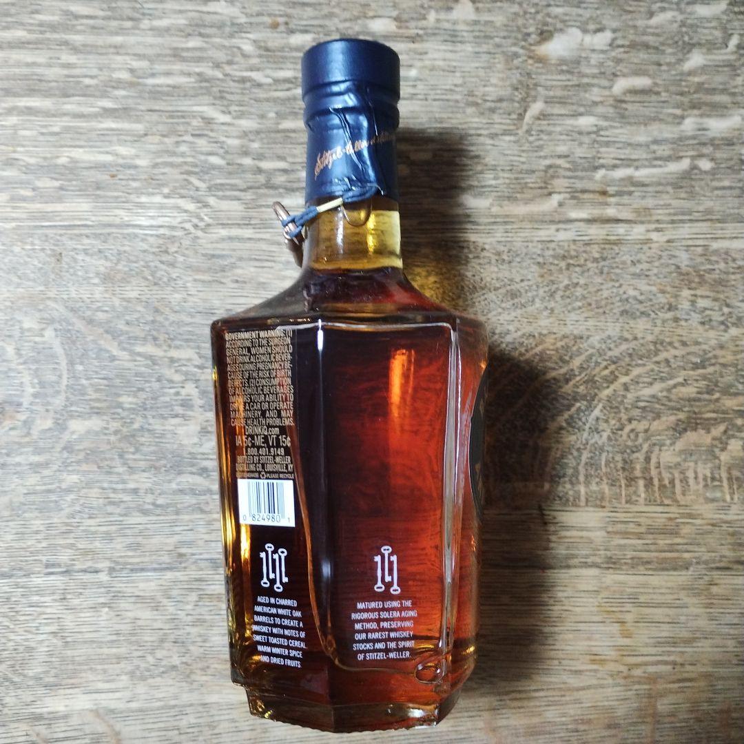 Blade and Bow バーボンウイスキー 45.5%