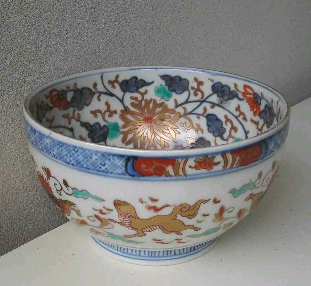 かわいい絵柄の菓子鉢　色絵