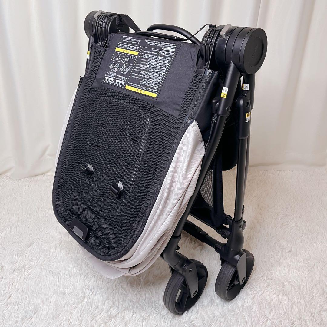 ✨2023年モデル✨新品級　アップリカ　ルーチェフリー　ベビーカー　説明書有❗️