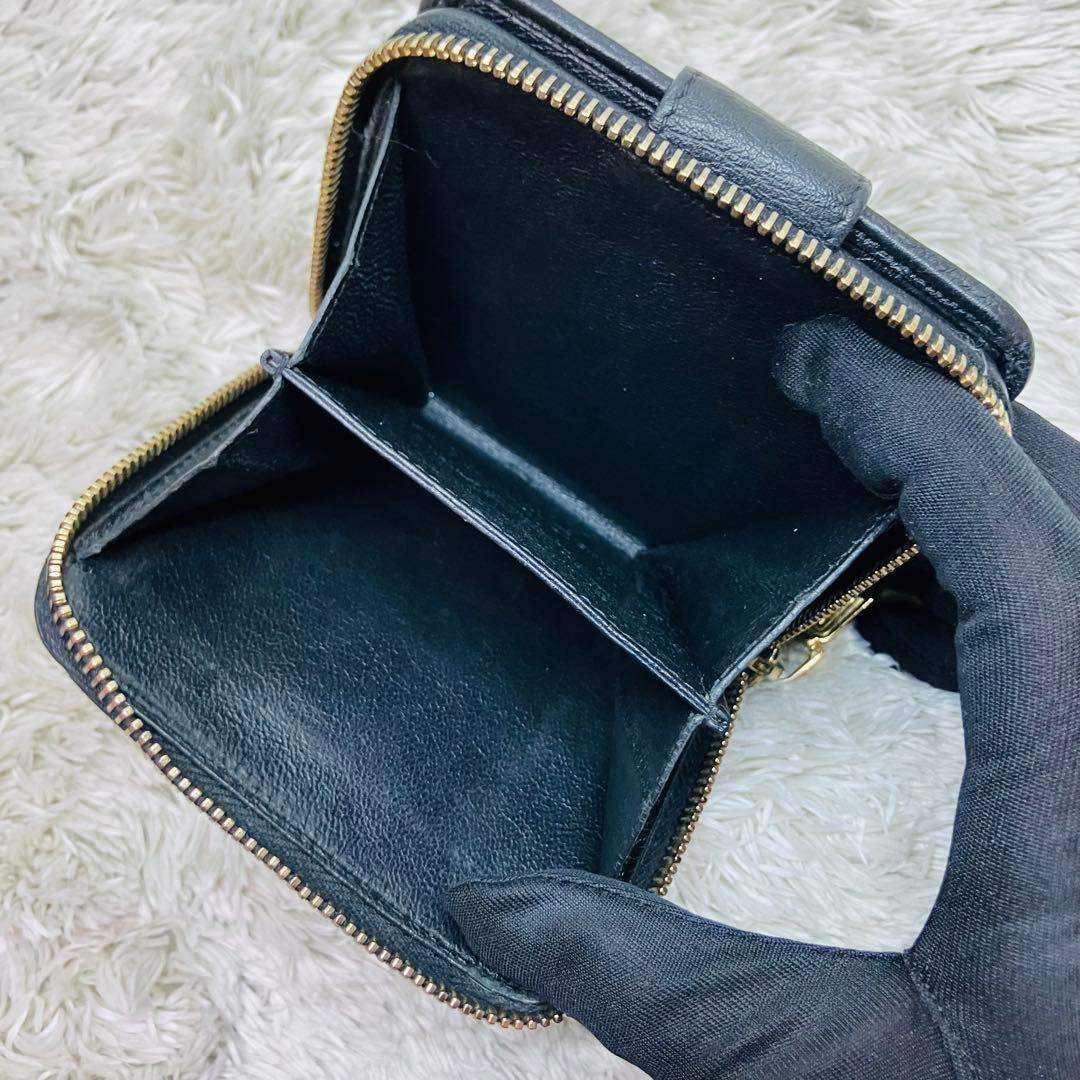 破格で出品中〜 サンローラン 二つ折り財布 カサンドラ エンボス