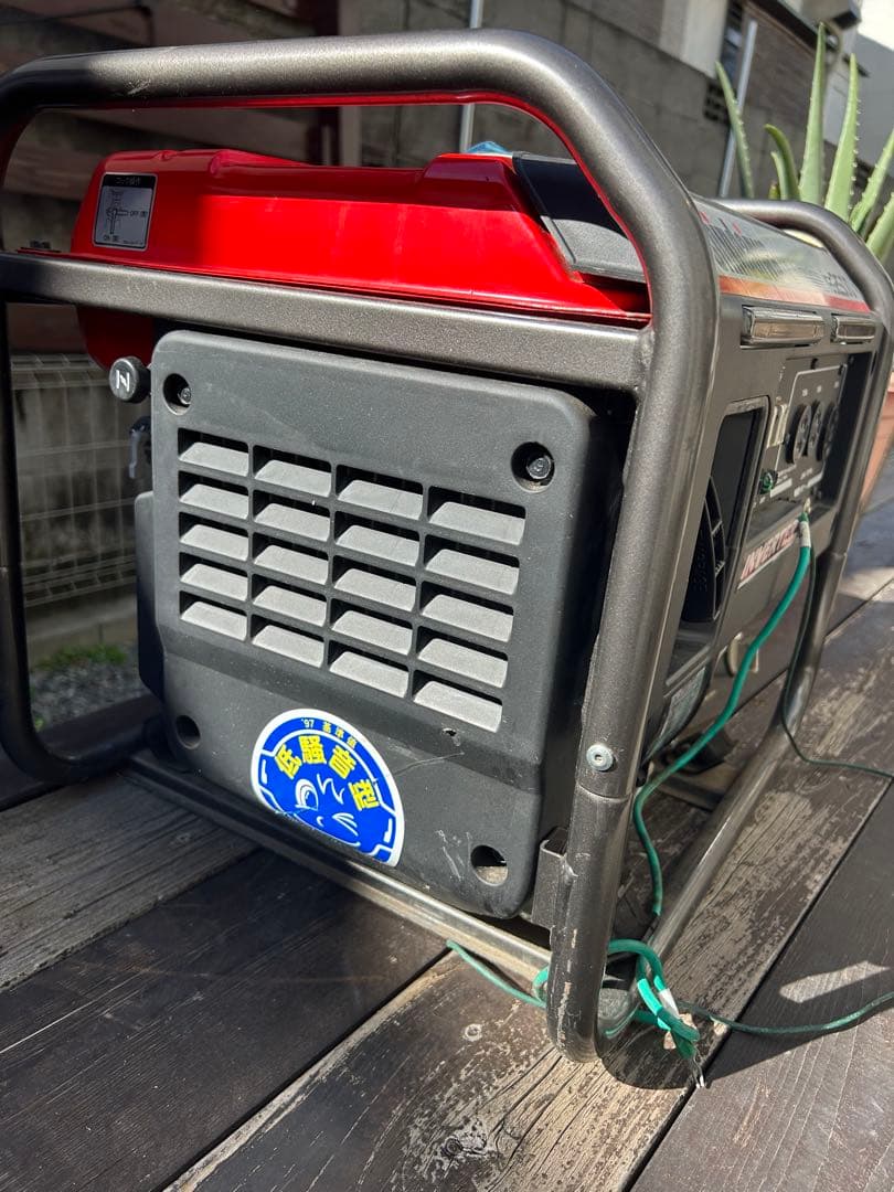 SHINDAIWAガソリンエンジン発電機iEG2500 インバータータイプ