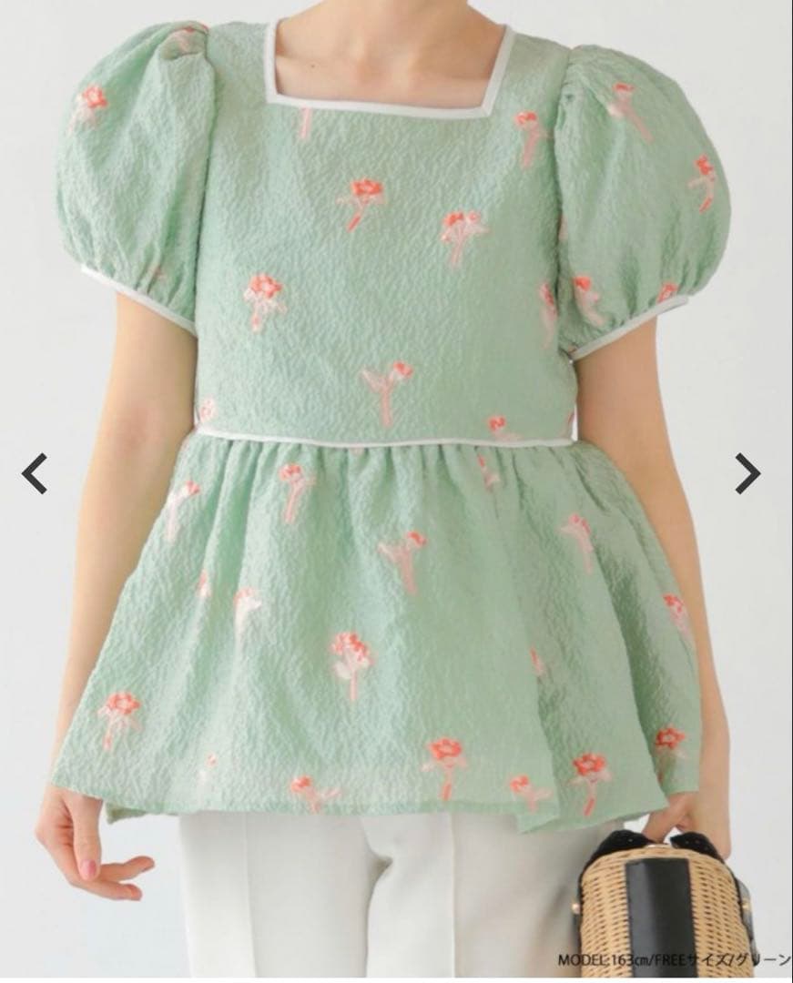 【試着のみ】Fit more フラワー刺繍 パフスリーブ トップス