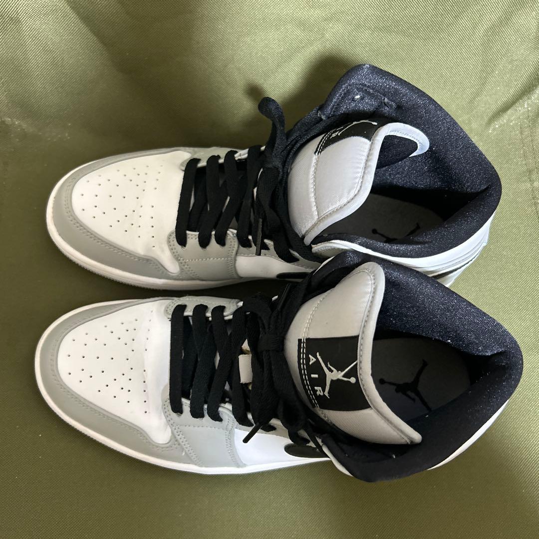 エアジョーダン1 MID Light Smoke Grey
