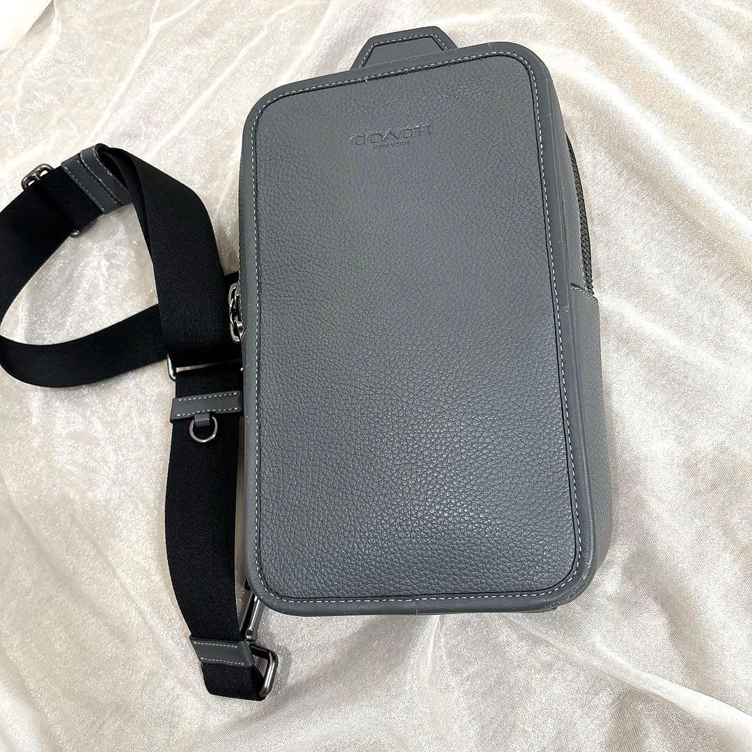 coach コーチ　メンズボディバッグ　ショルダーバッグ　美品　グレーレザー