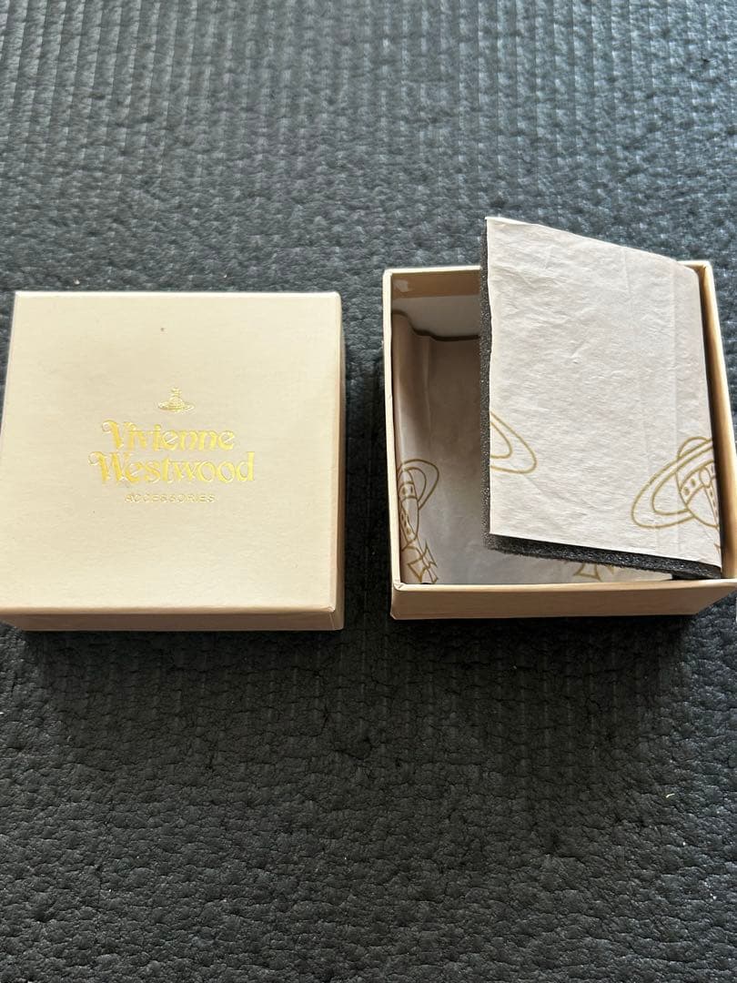 n*様 Vivienne Westwood 地球儀デザイン キーホルダー　新品箱