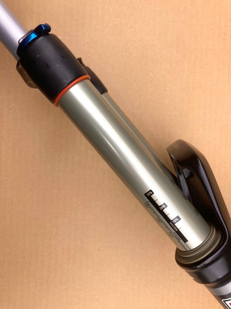 美品!!26インチ ロックショックス REVELATION /ROCKSHOX