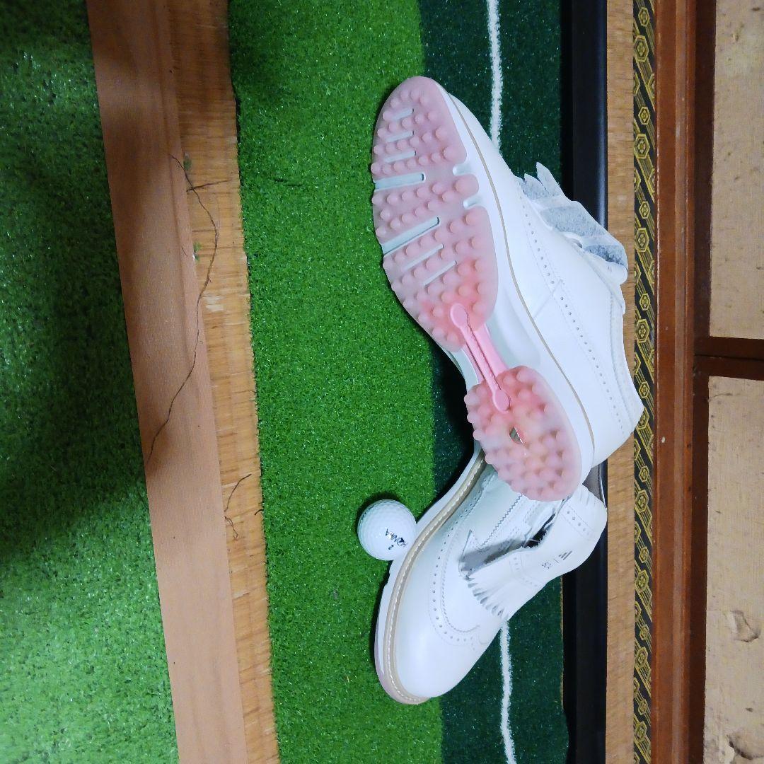 ゴルフシューズ新品未使用です、サイズ違いで購入しました、箱はありません。