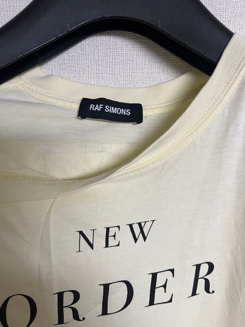 ラフシモンズ　権利の美学　New Order アルバム　ノースリーブ