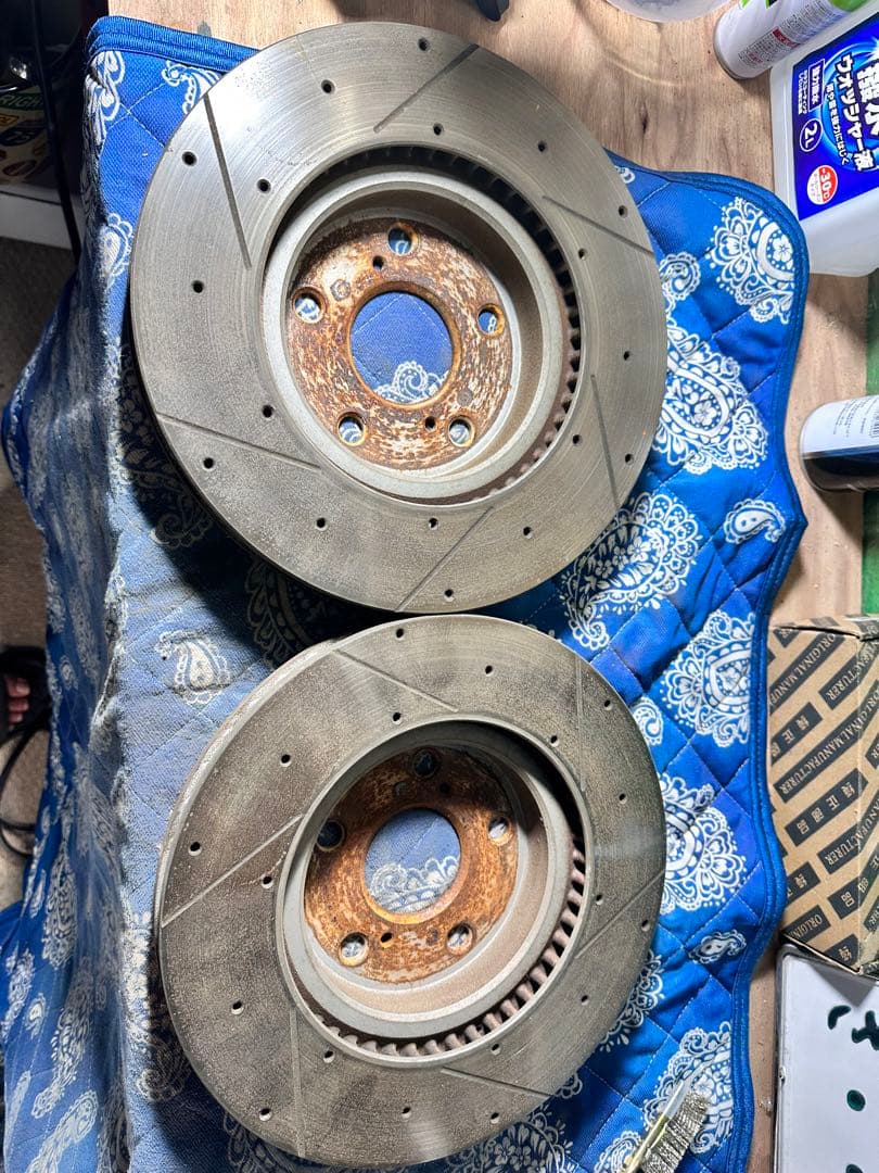 18クラウン　ブレーキローター