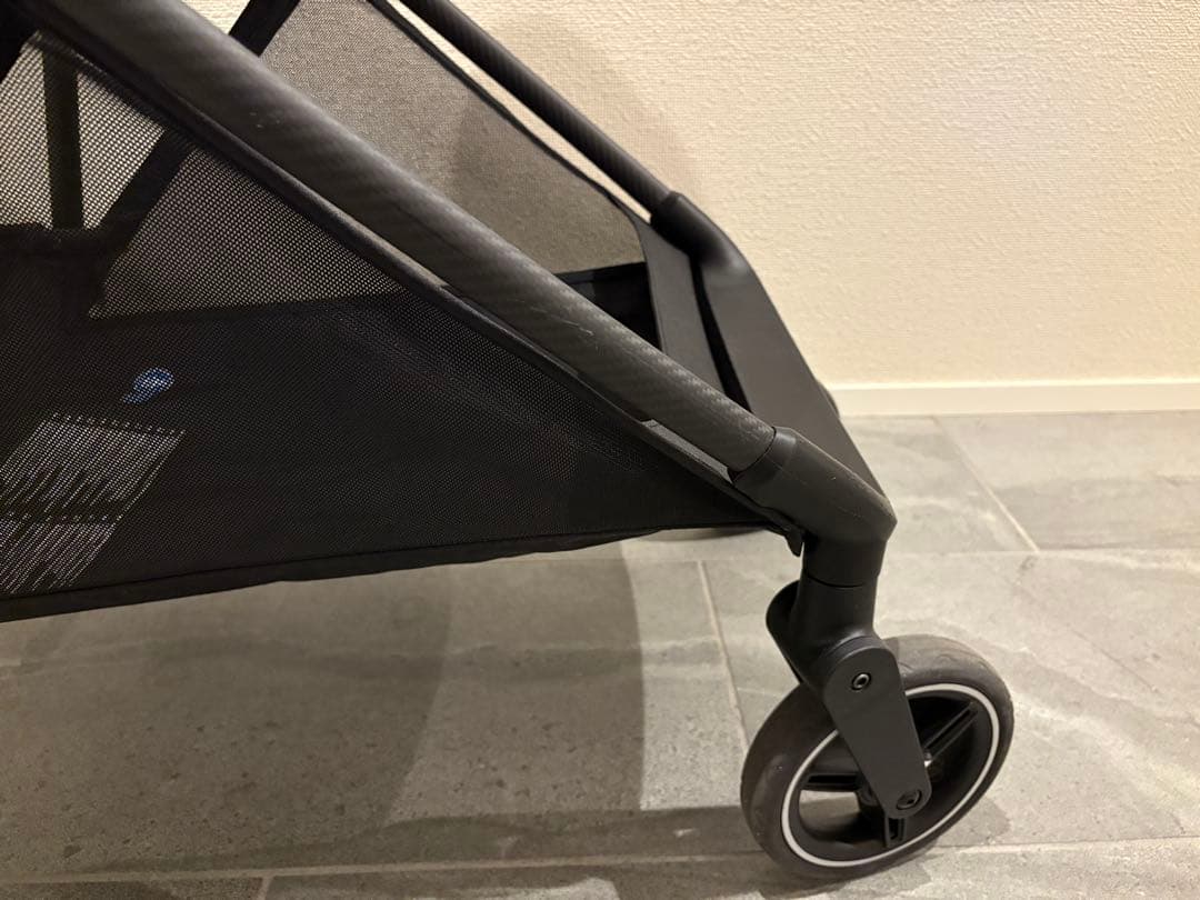 2025年製　ヌナ ベビーカー イクサネクスト