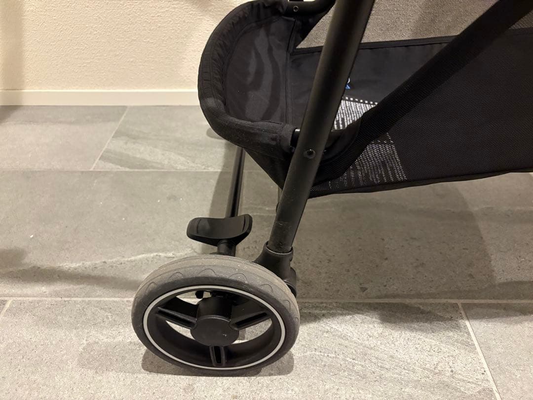 2025年製　ヌナ ベビーカー イクサネクスト