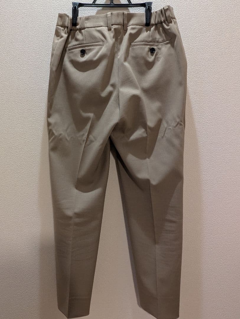 SUIT SQUARE ベージュ ビジネススーツ パンツスーツ上下 サイズ40